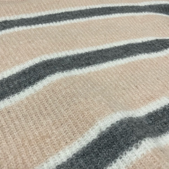 Knit cropped sweater - Picture 3 of 3